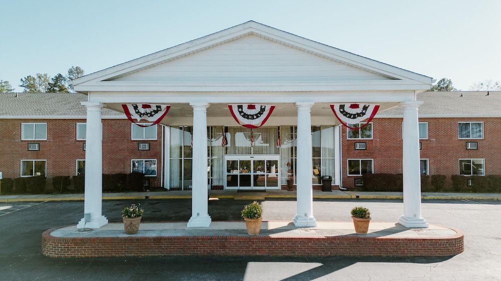 Americas Best Value Inn & Suites Phenix City 1