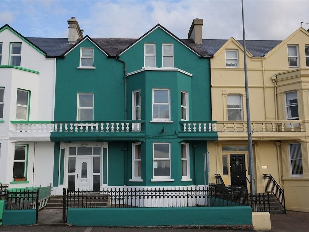 Rolling Wave Guesthouse 1