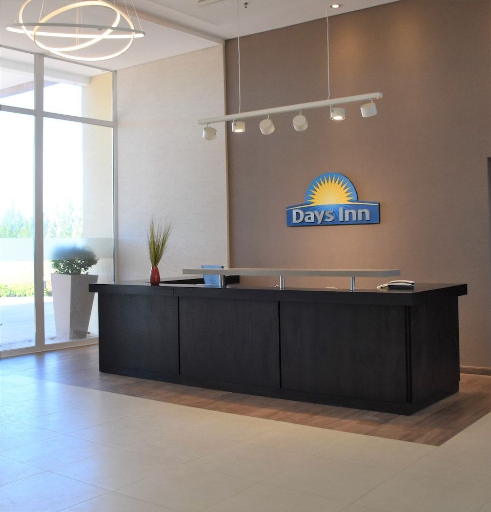 Days Inn by Wyndham Zarate 2