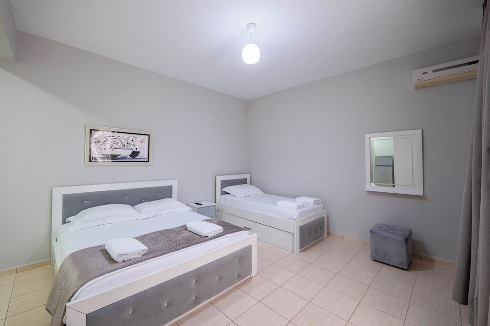 Hotel Alex 1