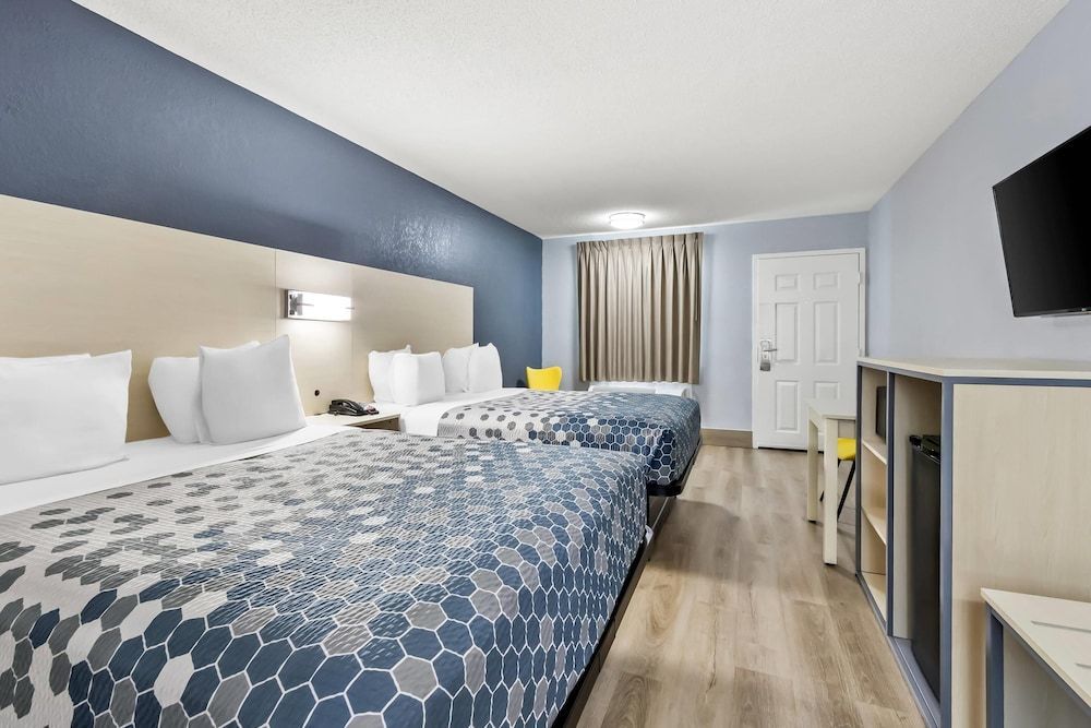 Econo Lodge Inn & Suites Cayce I-26 Airport 1