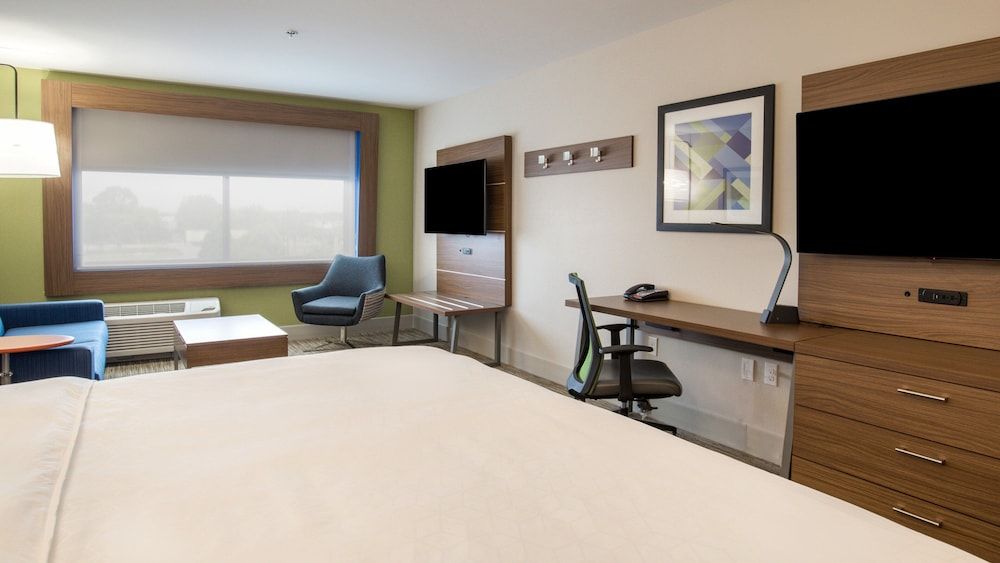 Holiday Inn Express & Suites RACINE by IHG 2