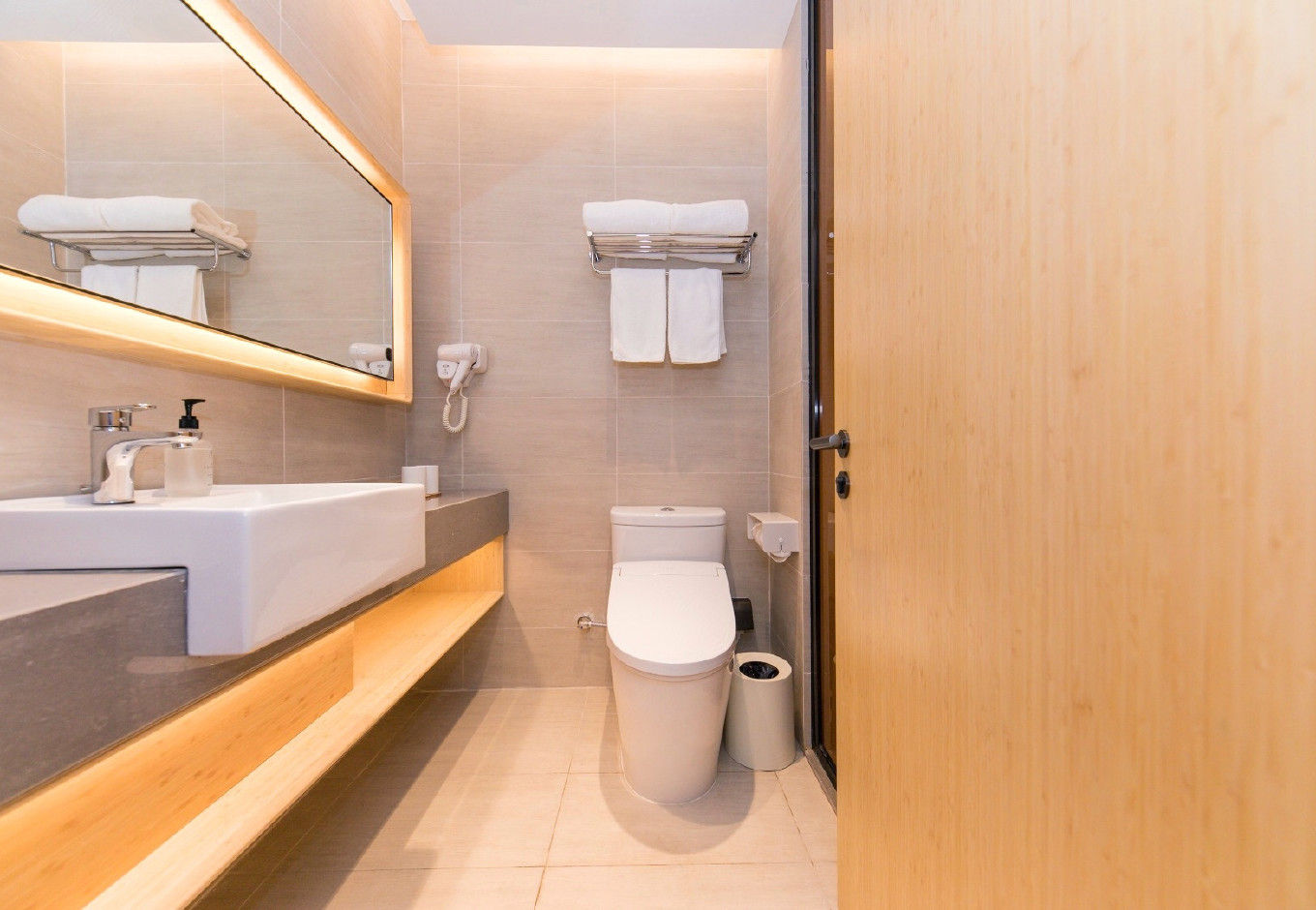 Ji Hotel (Shanghai Xuhui Riverfront) 2