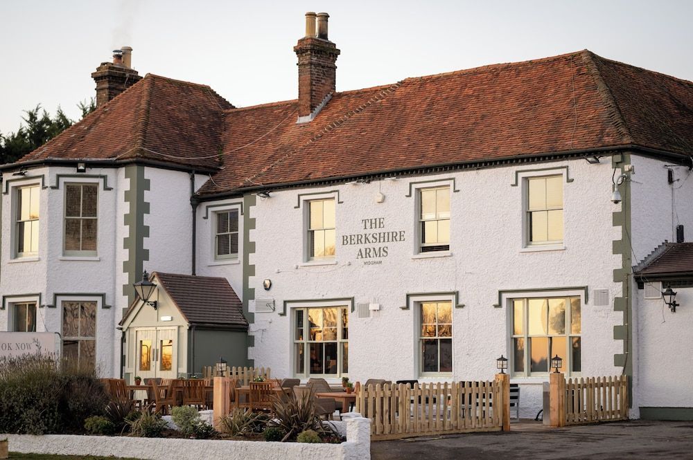 Berkshire Arms by Chef & Brewer Collection 1