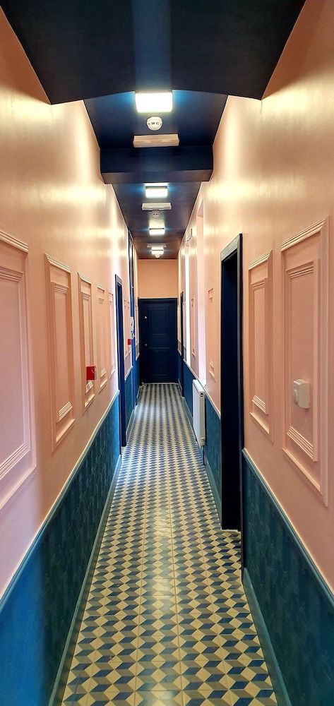 Angel Townhouse 1