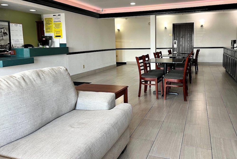 Super 8 by Wyndham Madison IN 2