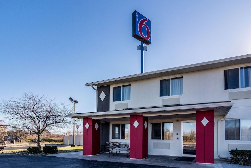 Motel 6 Barkeyville, PA 1
