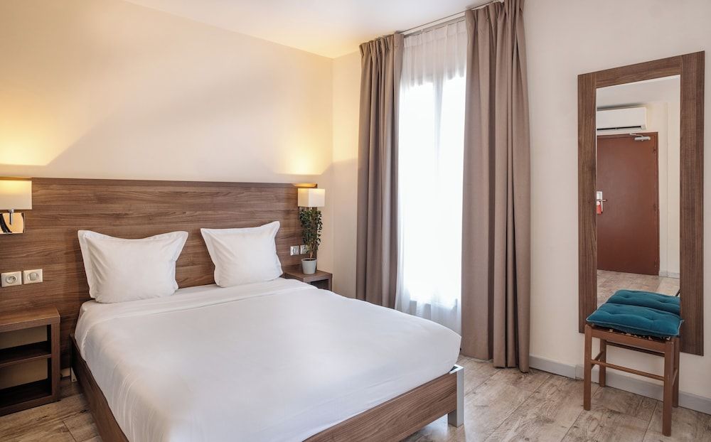 Hotel la Perle Montparnasse 1
