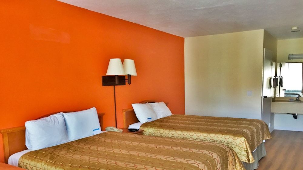 Motel 6 San Diego, CA - Southbay 2
