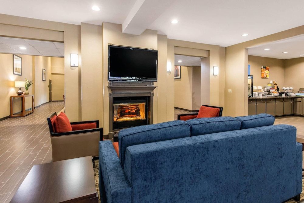Comfort Suites Humble Bush Intercontinental Airport 2