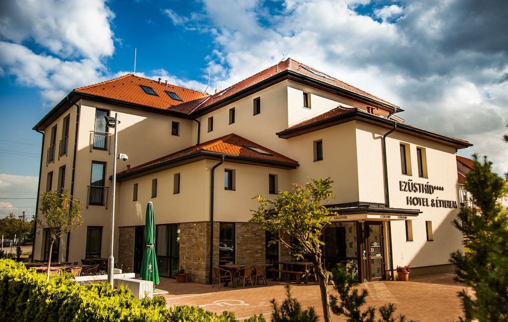 Ezüsthíd Hotel 1