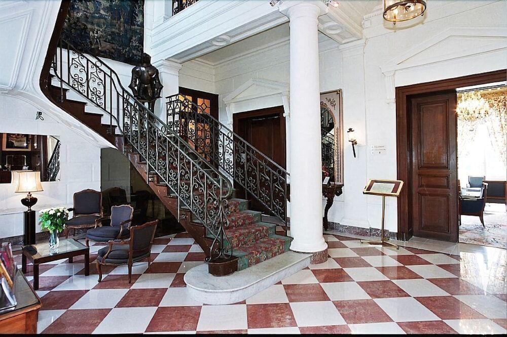 Château De La Motte Fenelon 2