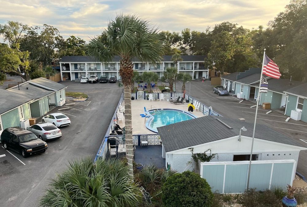 Gulf Coast Inn 1