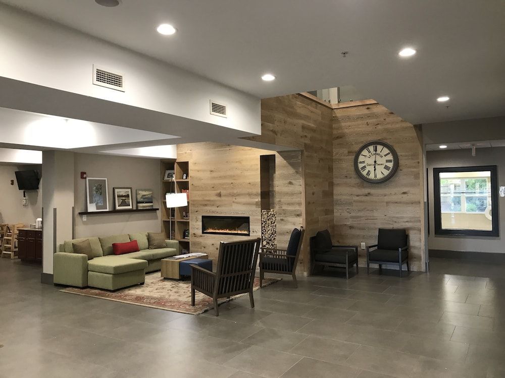 Country Inn & Suites by Radisson, Wilmington, NC 2