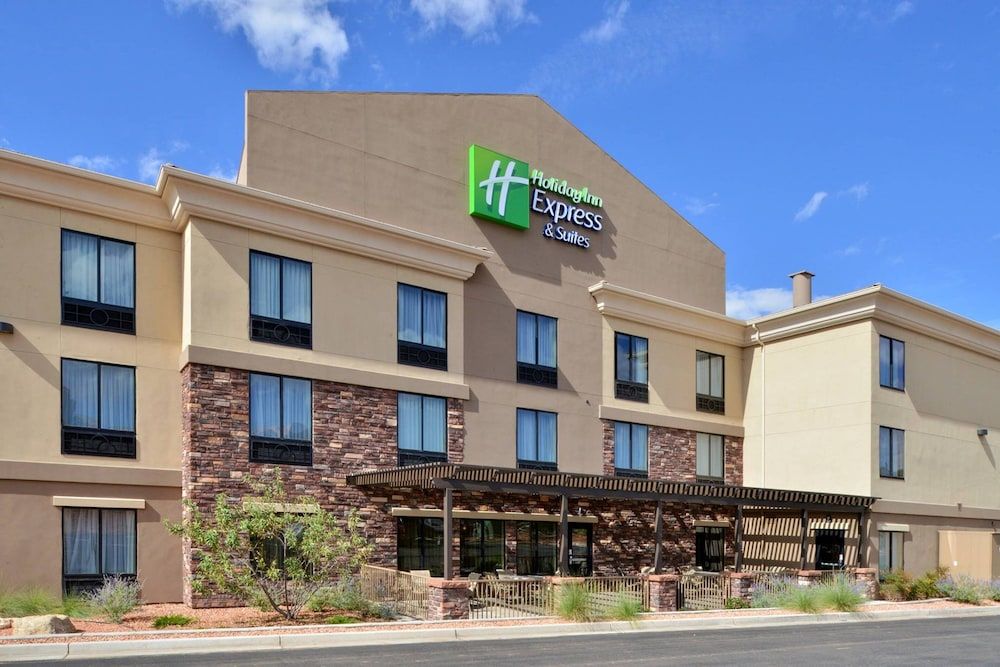 Holiday Inn Express & Suites PAGE - LAKE POWELL AREA by IHG 1