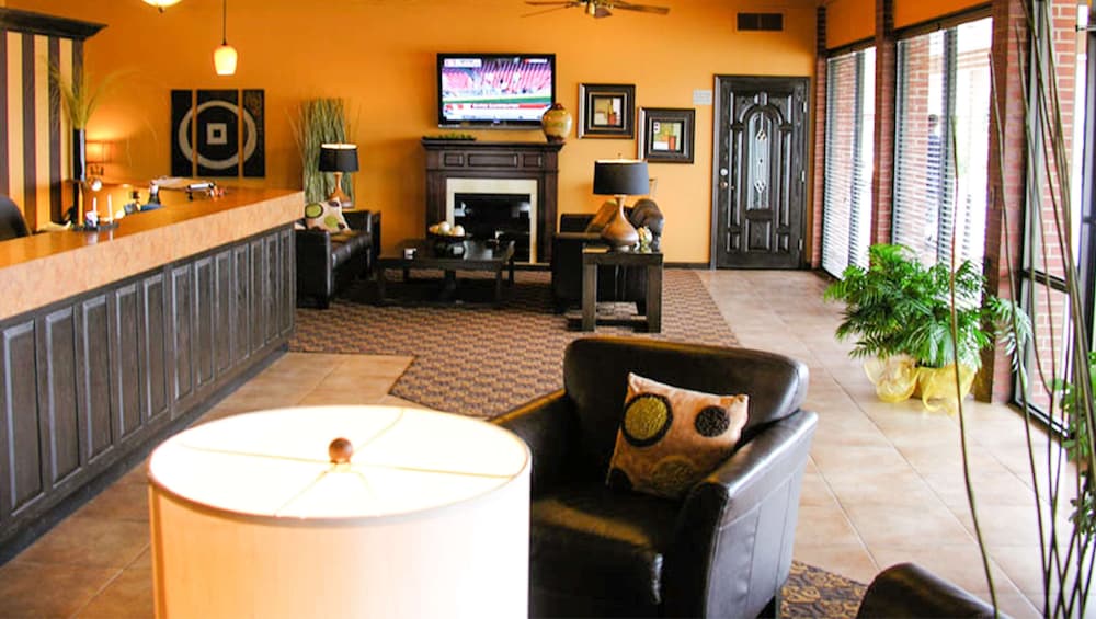 Fortune Inn & Suites 1