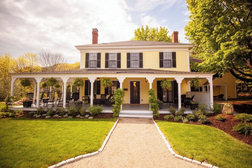 Yellow House Inn 1