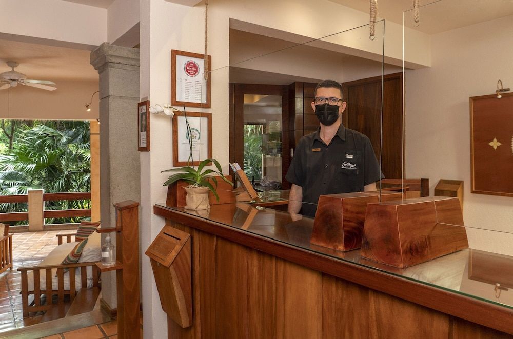Capitán Suizo Beachfront Boutique Hotel 2