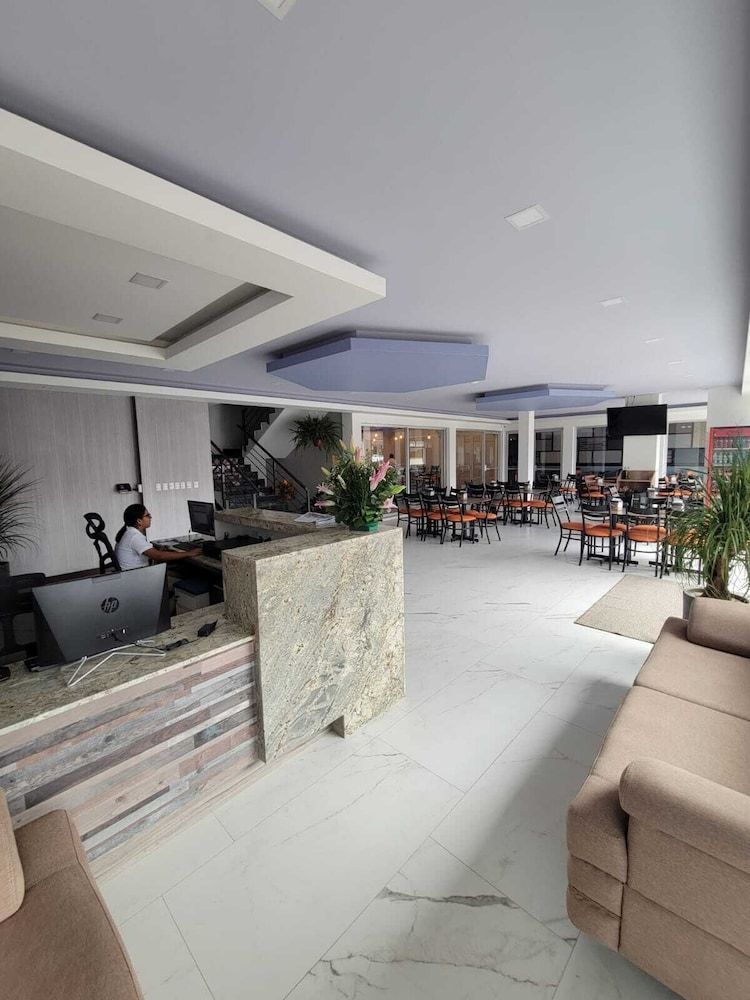 Hotel Cayuga 2