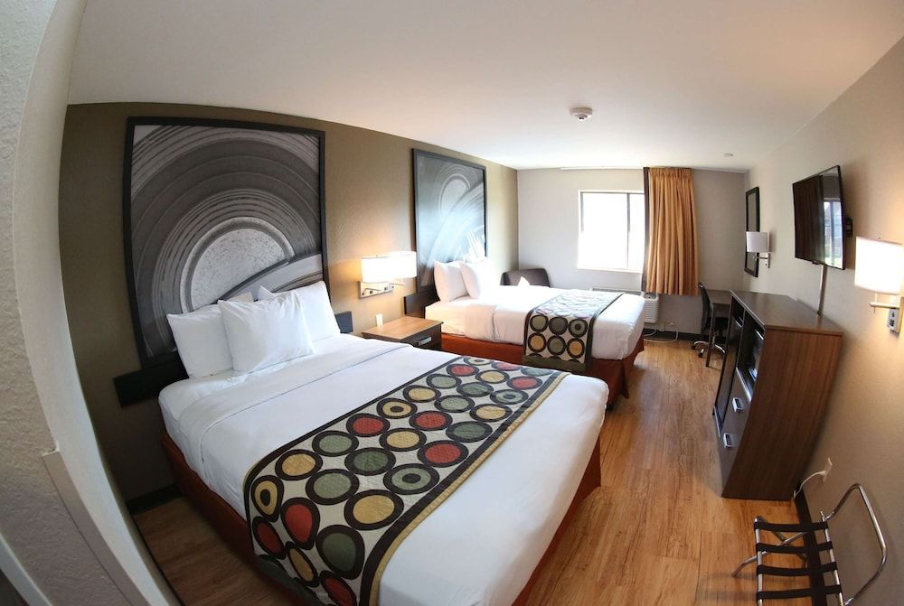 Super 8 by Wyndham Portsmouth 1
