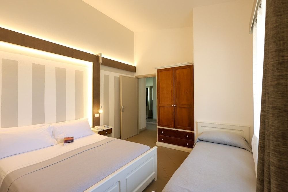Capo Vaticano Suites 1