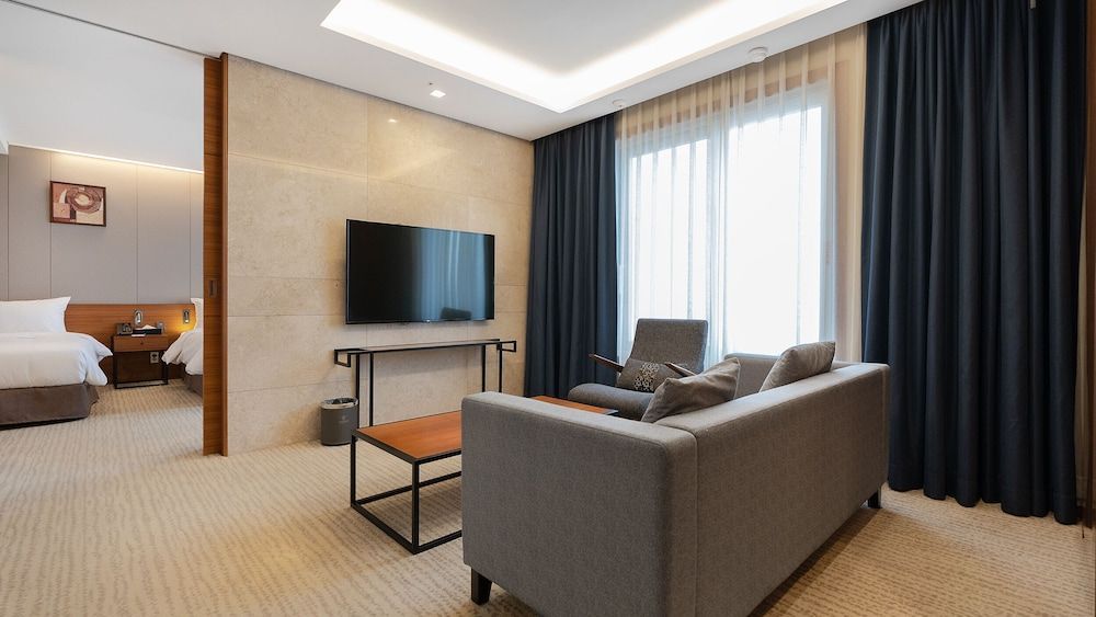 Gloucester Hotel Jeonju 1