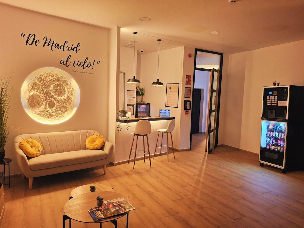 Capsule Inn Madrid 1