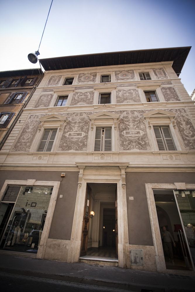 Chic & Town Luxury Rooms Piazza di Spagna 1