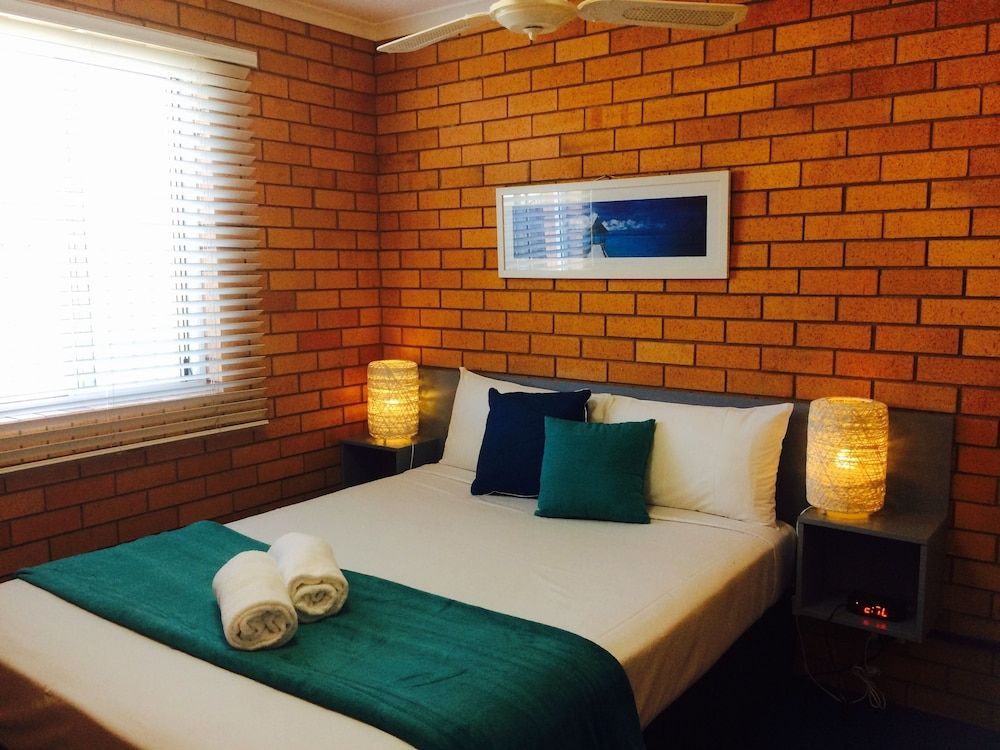 Bosuns Inn Motel 2