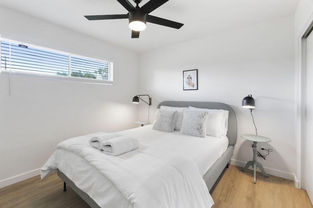 Contemporary Condo in Central Biltmore 1