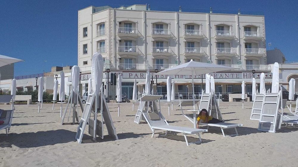 HOTEL PARADISE 1