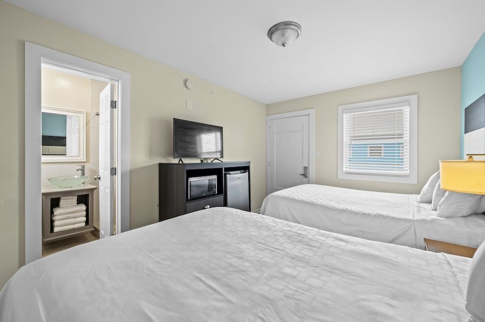 Madison Beach Motel 2