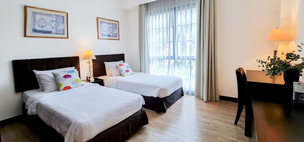 Diamond Westlake Suites 2