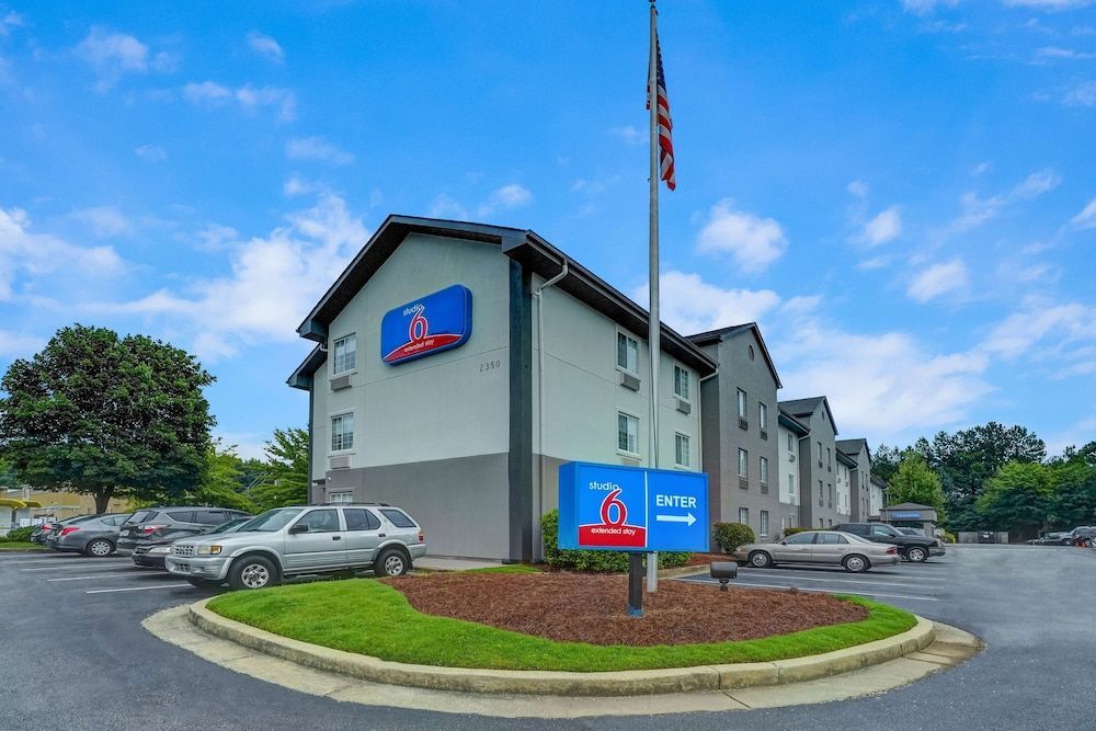 Studio 6 Duluth GA Near Gas South District 1