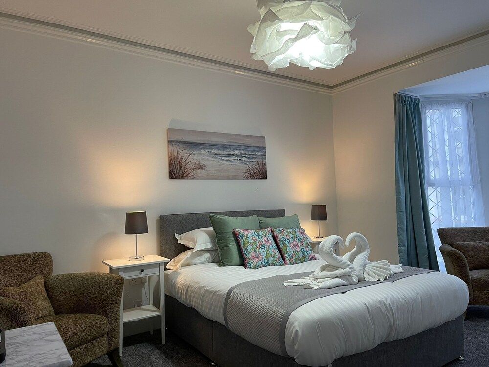 Tintagel Arms Bed and Breakfast 2
