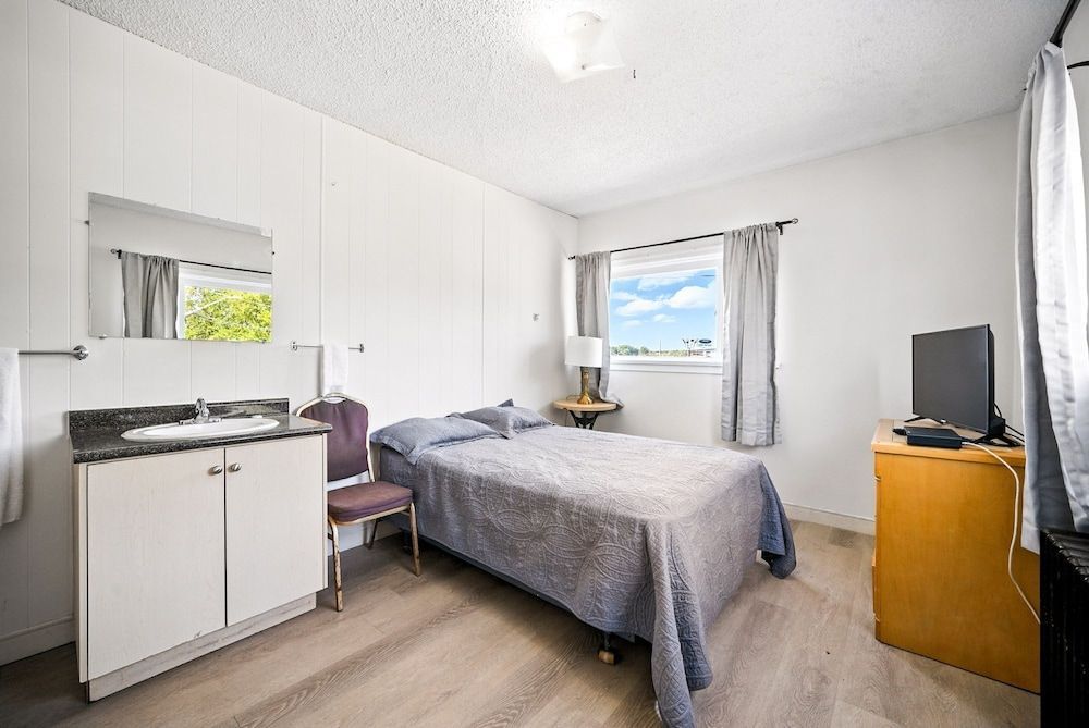 Turf Hotel 1