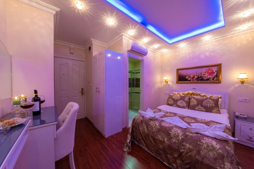 Charm Hotel 2