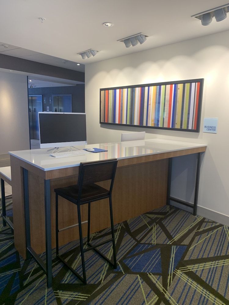Holiday Inn Express & Suites BRUNSWICK - HARPERS FERRY AREA by IHG 2