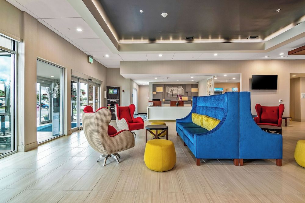 Holiday Inn Express & Suites ORLANDO - LAKE BUENA VISTA by IHG 2