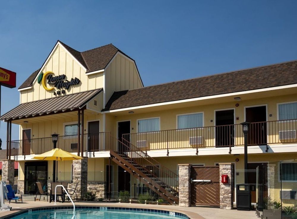 Lemon Heights Inn 1