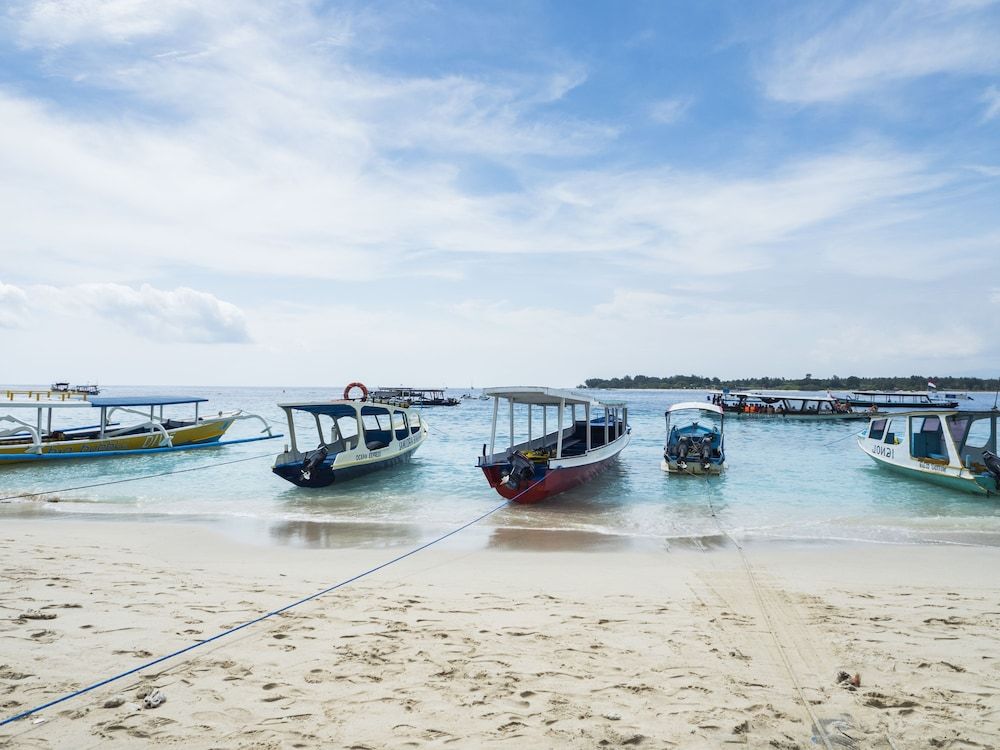 Gili Turtle Beach Resort 1