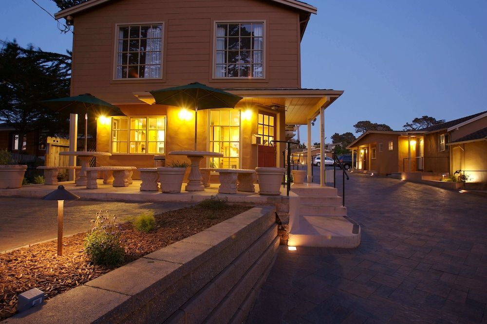 Sunset Inn Pacific Grove 1