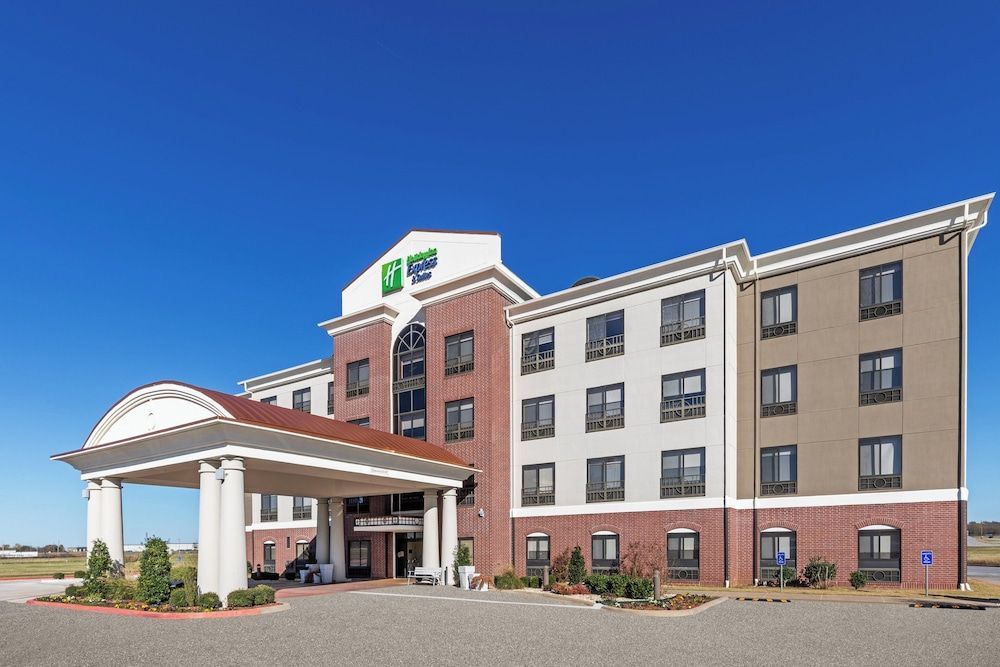 Holiday Inn Express & Suites PRYOR by IHG 1