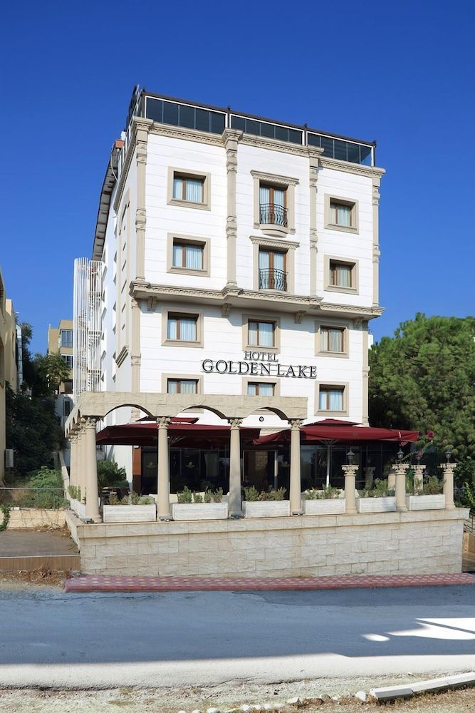 Golden Lake Hotel 1