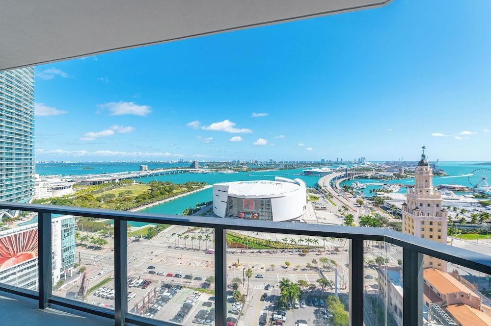 Global Luxury Suites Miami Worldcenter 1