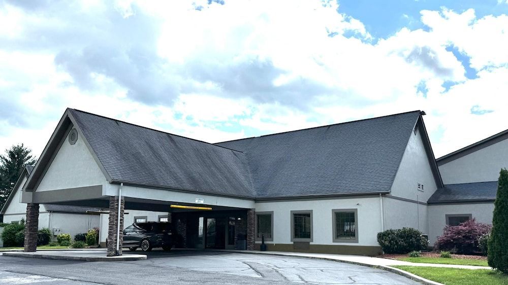 Deluxe Inn Wytheville 1