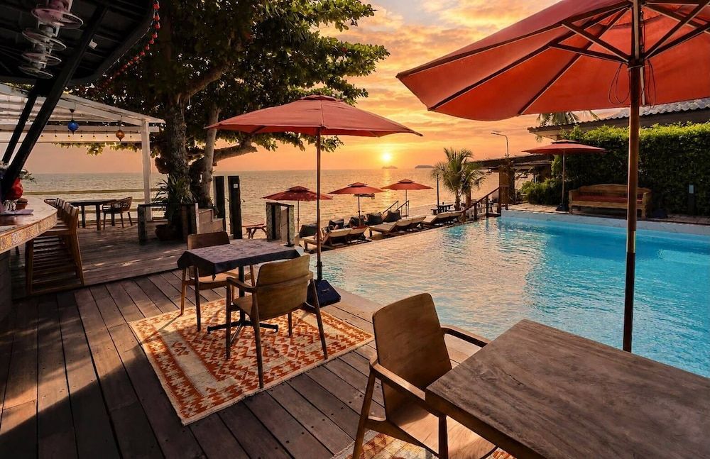 Sunset Beach Hotel - Adults Only 1