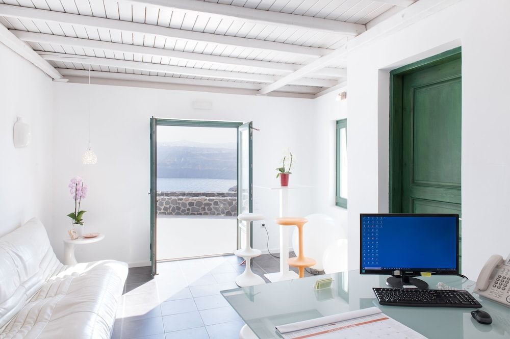 Avant Garde Suites 2