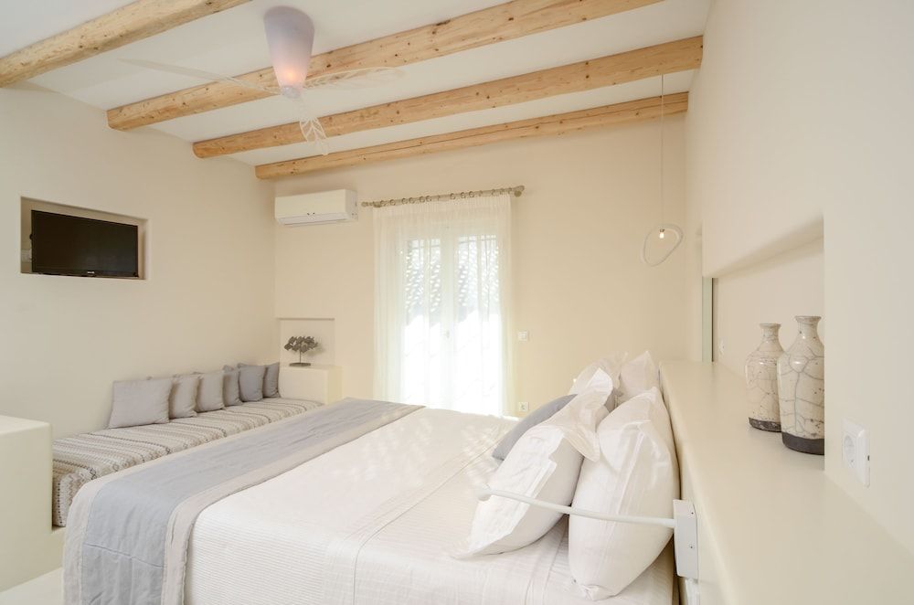 Antony Suites (Adults Only) 2