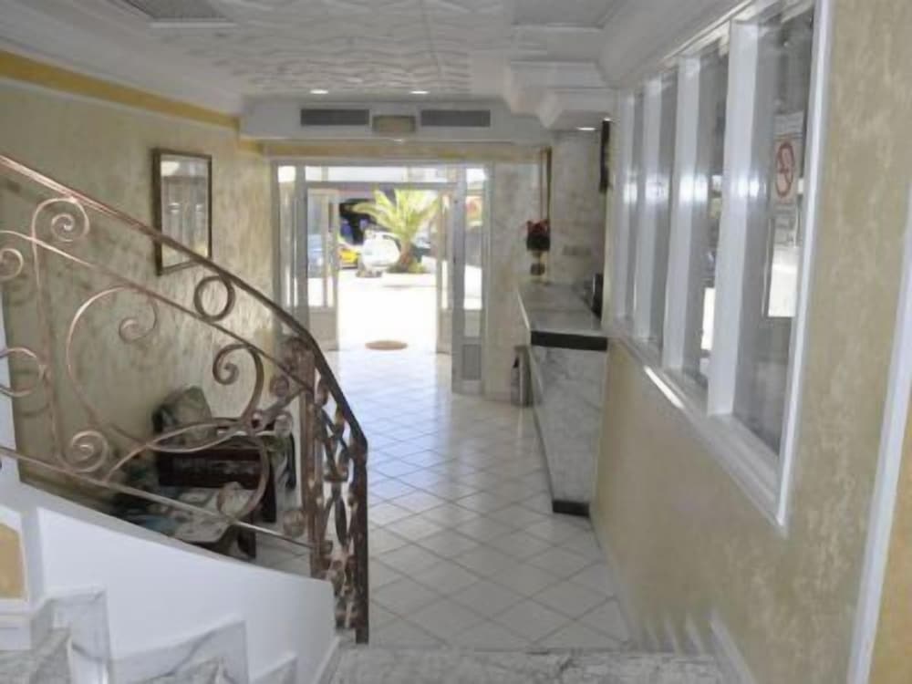 Hôtel Les Palmes d'Or 2